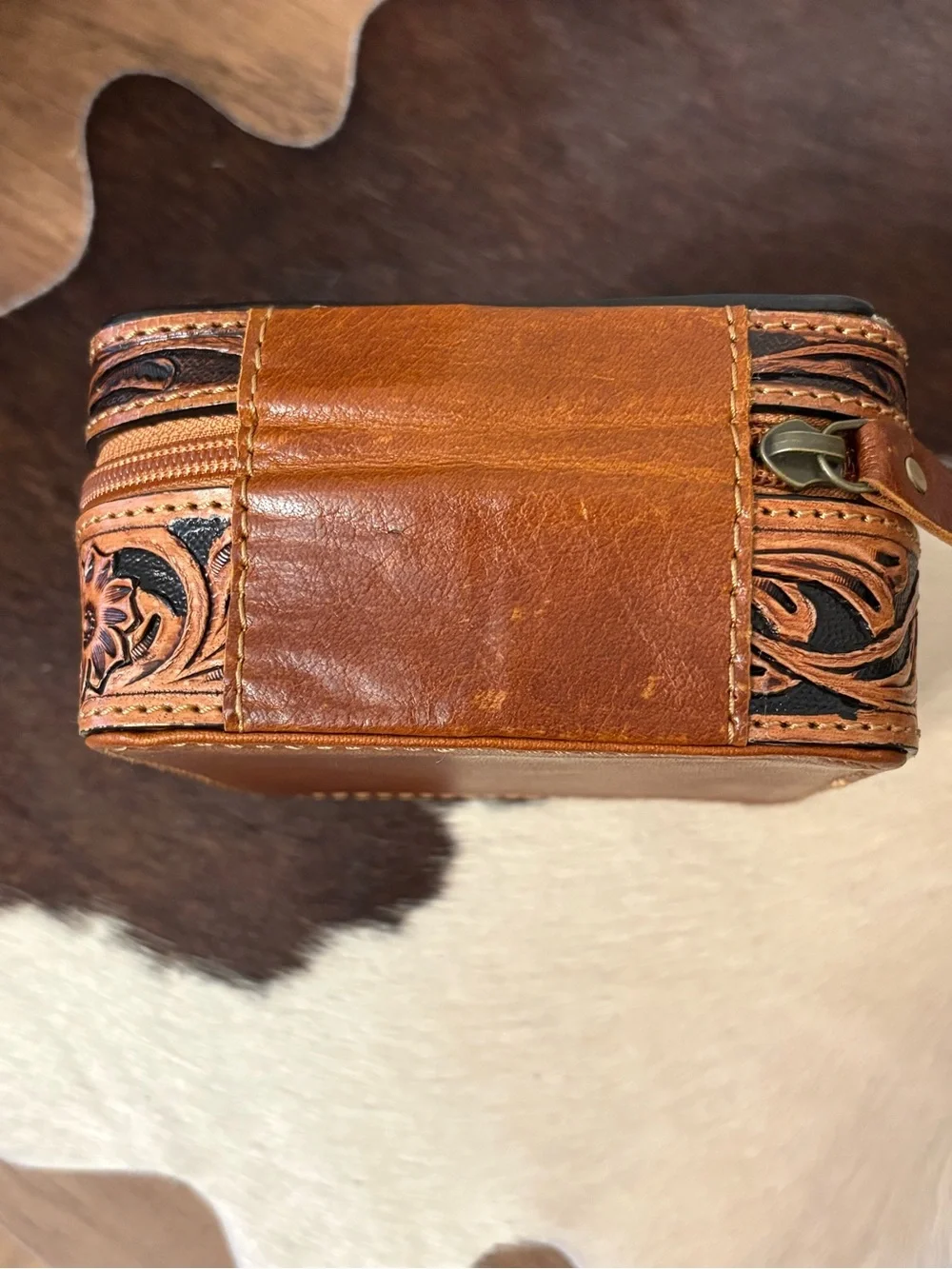 Hand-Tooled Floral Leather Jewelry Box in Tan and Black